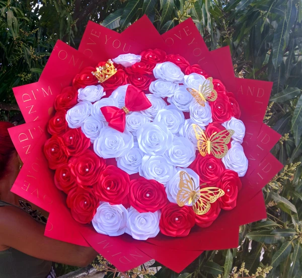 Ramo 50 rosas's foto | Somos Coquetas |  BizneCubano