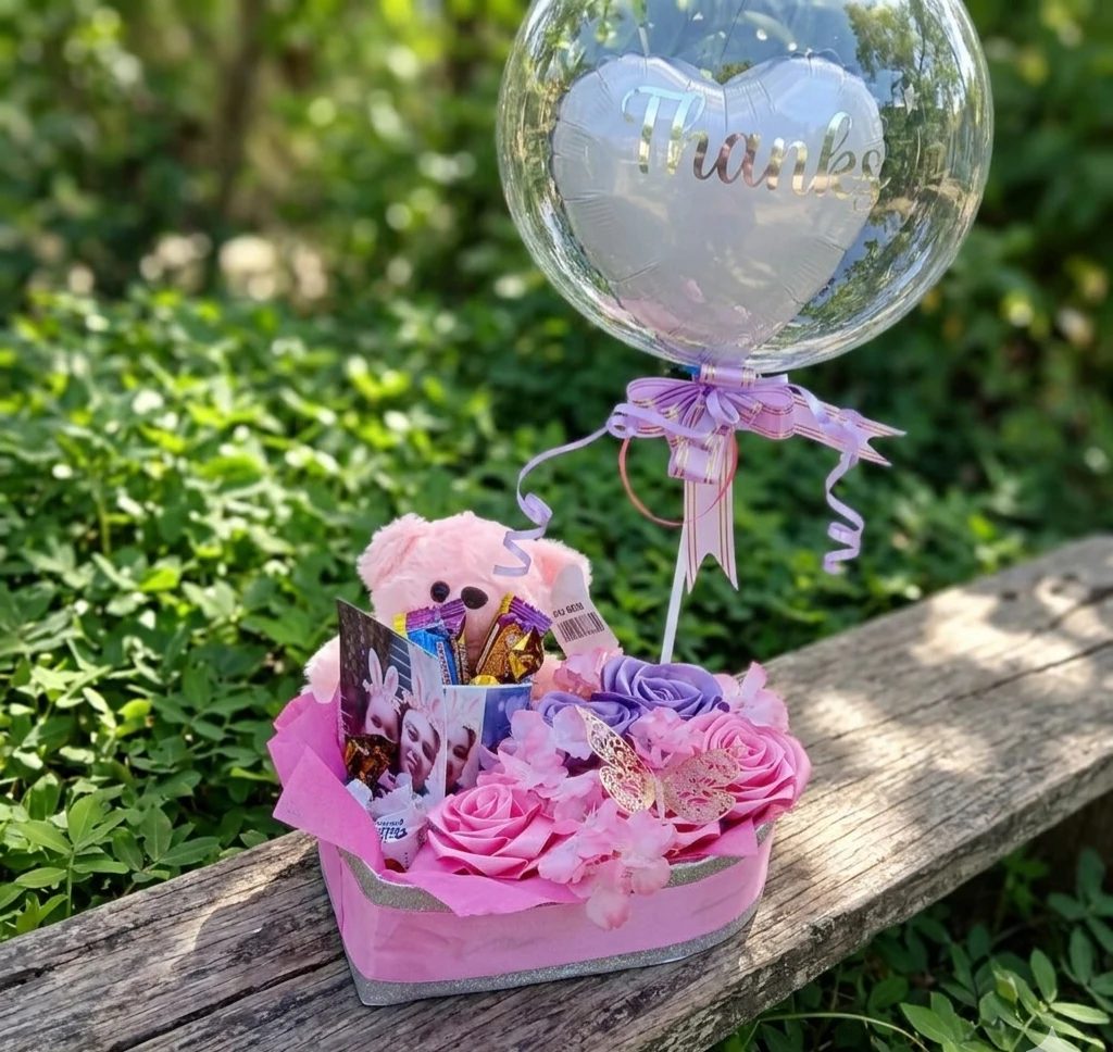 Cesta rosas y confituras's foto | Somos Coquetas |  BizneCubano